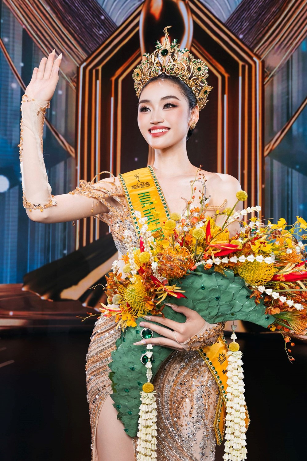 Nhan sắc đời thường và gia cảnh đặc biệt của Tân Hoa hậu Hòa Bình Việt Nam - ảnh 1
