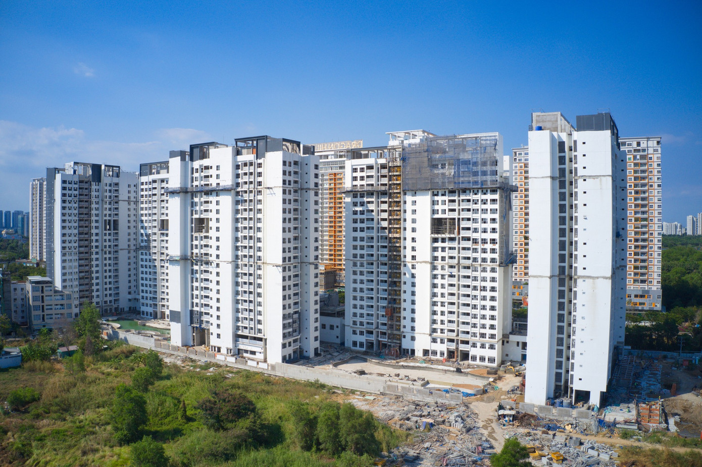Việc sở hữu nhà đang ngày càng khó khăn khi khoảng cách giữa thu nhập và giá nhà ngày càng xa. 3.jpeg
