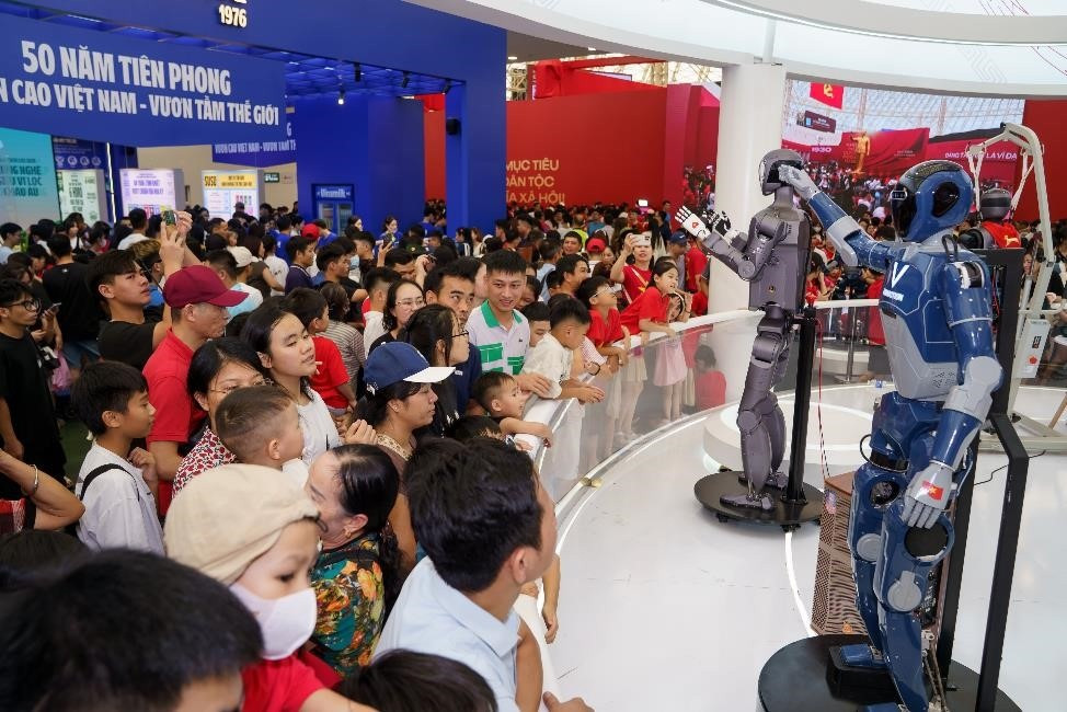 Vingroup ghi dấu ấn tại Triển lãm thành tựu đất nước với giải thưởng 
