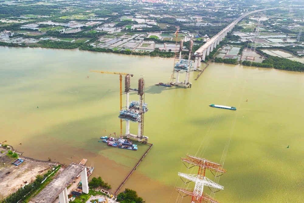 Sắp thành hình cầu dây văng tĩnh không cao nhất Việt Nam, kết nối đến siêu sân bay 16 tỷ USD- Ảnh 1. Sắp thành hình cầu dây văng tĩnh không cao nhất Việt Nam, kết nối đến siêu sân bay 16 tỷ USD- Ảnh 1.