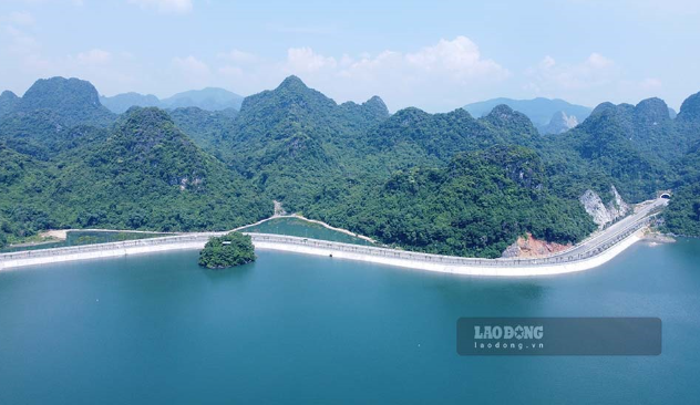 Tỉnh có đường bờ biển dài thứ 3 Việt Nam sắp có thêm 2 đường bao biển trị giá 5.400 tỷ đồng- Ảnh 1.