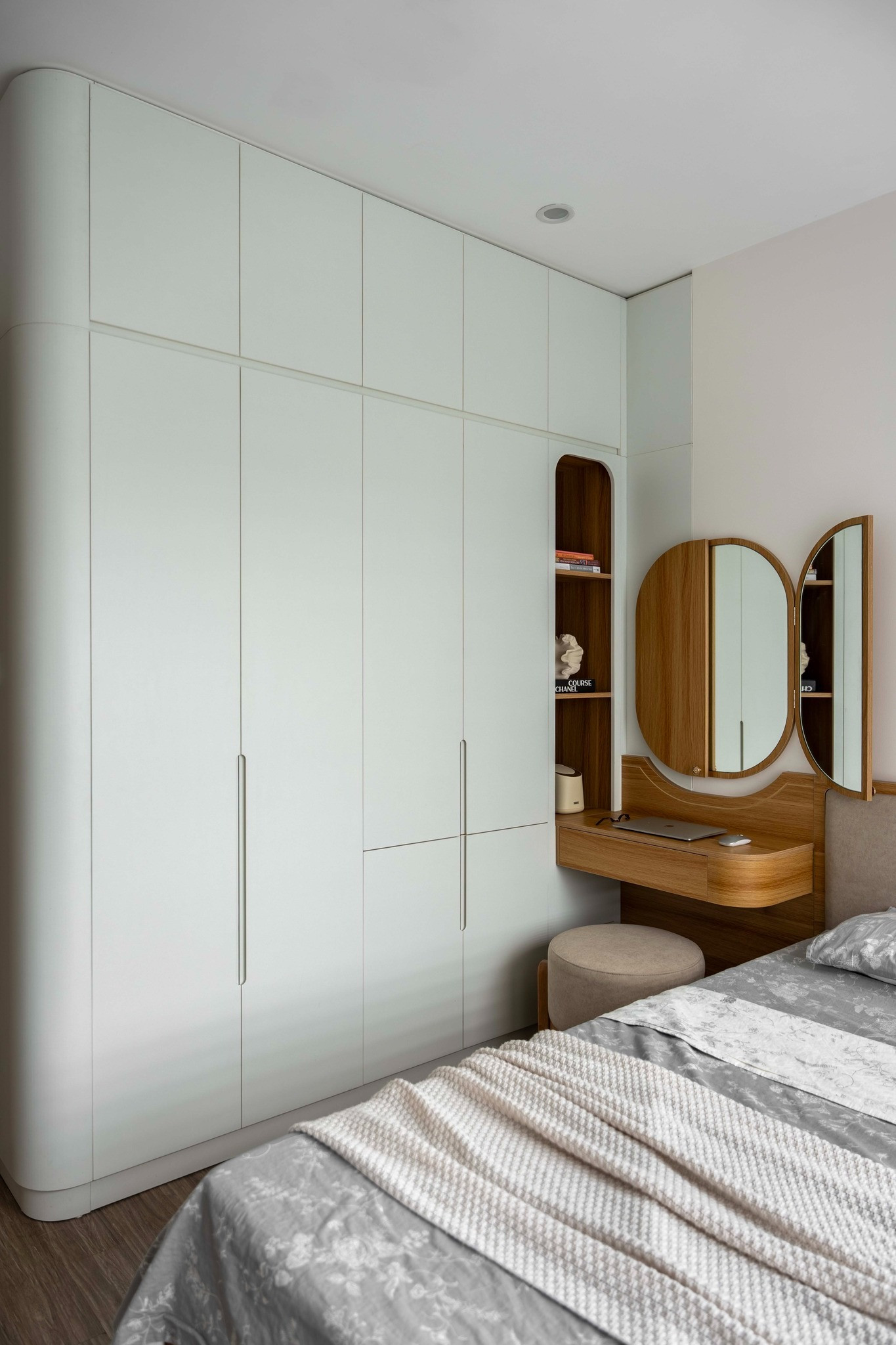 Tổ ấm 70m2 nổi bật với nội thất đương thời và bảng màu ấm cúng- Ảnh 8. Tổ ấm 70m2 nổi bật với nội thất đương thời và bảng màu ấm cúng- Ảnh 8.