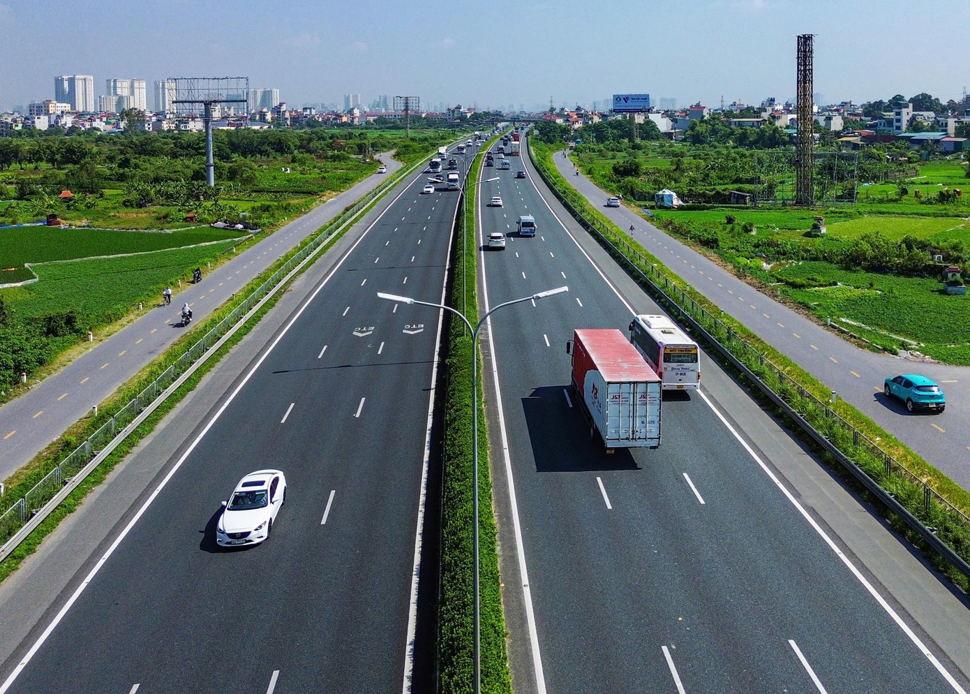 Cục CSGT đề nghị điều chỉnh nâng tốc độ tối thiểu ở làn 1 lên 80km/h tại một số đoạn của 8 tuyến cao tốc. phan-lan.jpg