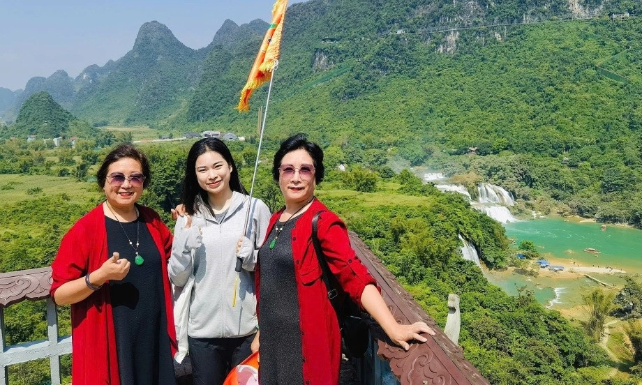 Ngôi vương du lịch Đông Nam Á đổi chủ, Việt Nam thành thủ phủ du lịch mới của khách Trung Quốc