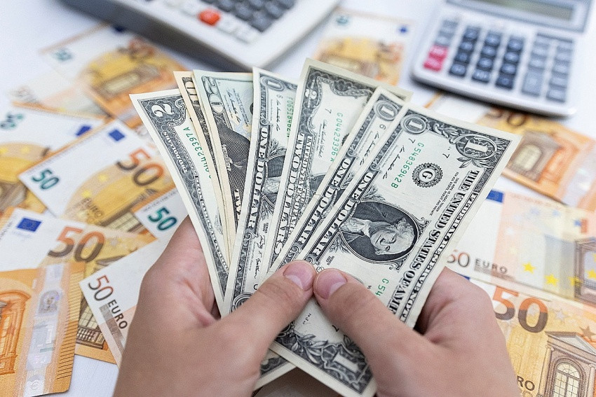 Tỷ giá USD hôm nay 23/9: Đồng bạc xanh chững lại, Nhân dân tệ leo giá