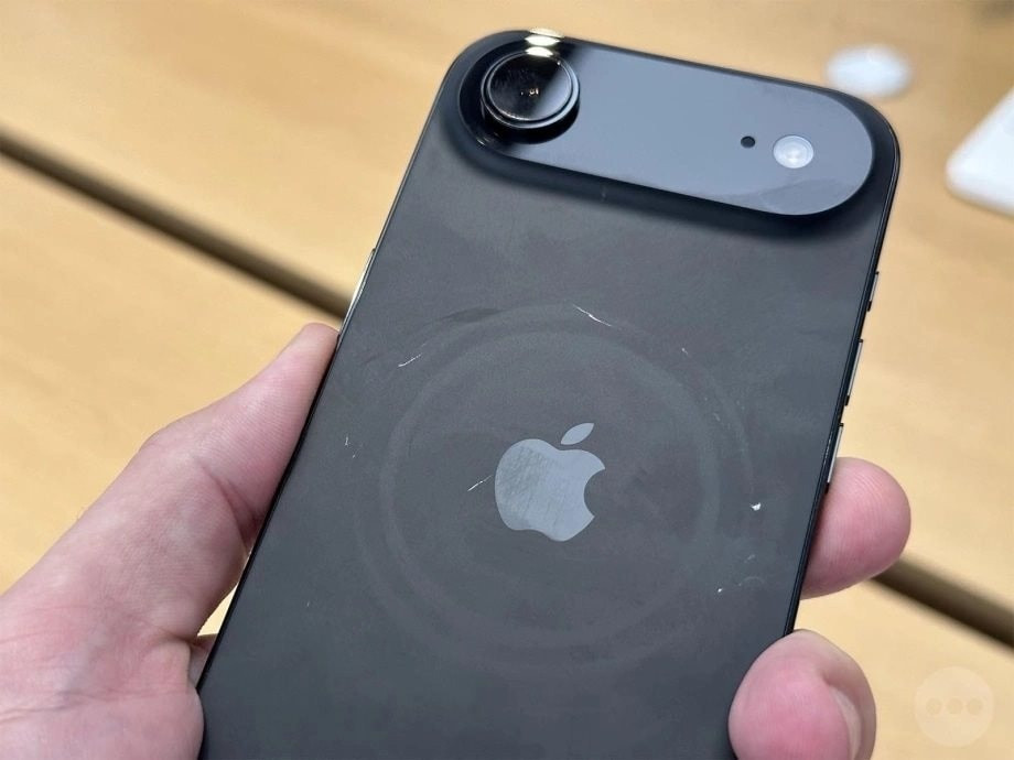 iPhone 17 Pro mới mua đã xước: Làm sao để giữ máy luôn như mới?
