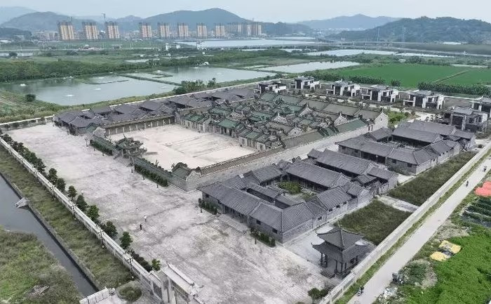 Biệt phủ 3.500 tỷ rộng bằng 7 sân bóng đá của đại gia xây trên đất chiếm dụng bị buộc phá dỡ- Ảnh 1.