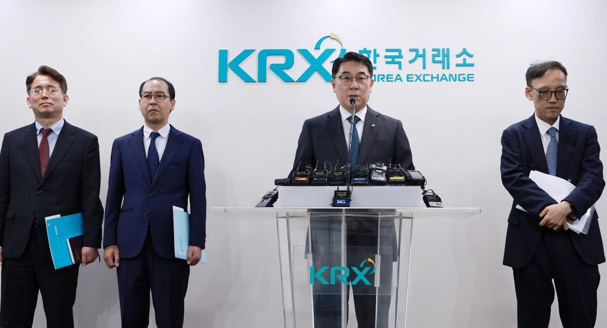 kor-manipulate.jpg
