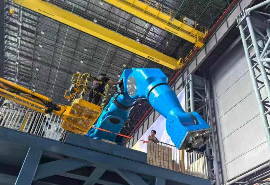 Một quốc gia sở hữu robot công nghiệp mạnh nhất thế giới, có thể nâng 60 tấn với độ sai số chỉ 0,01 mm