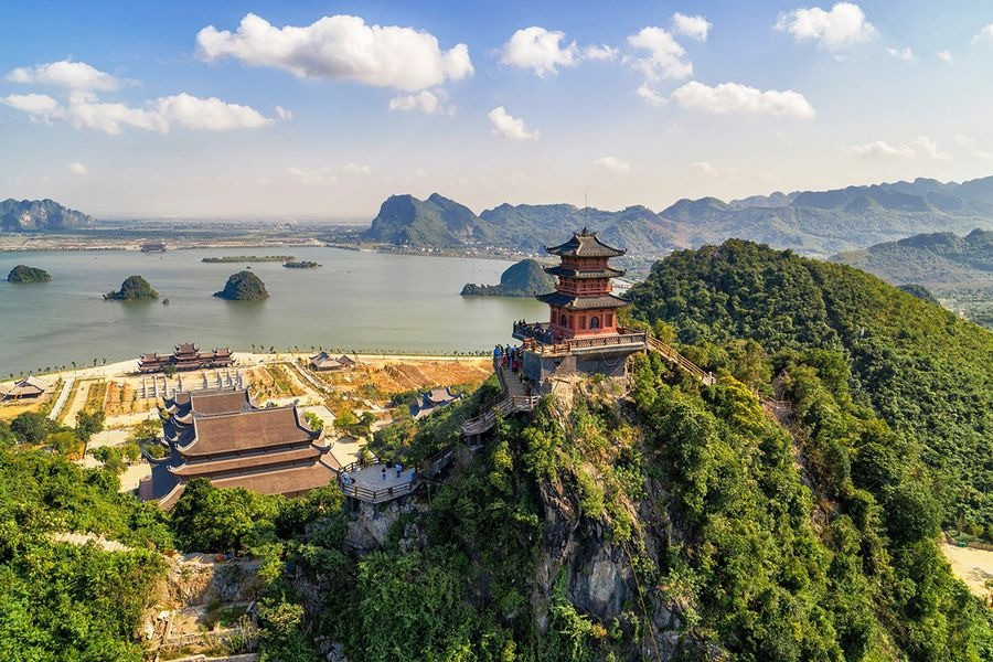 Chùa lớn nhất thế giới nâng hạng di tích: Động lực mới của bất động sản Ninh Bình- Ảnh 1.