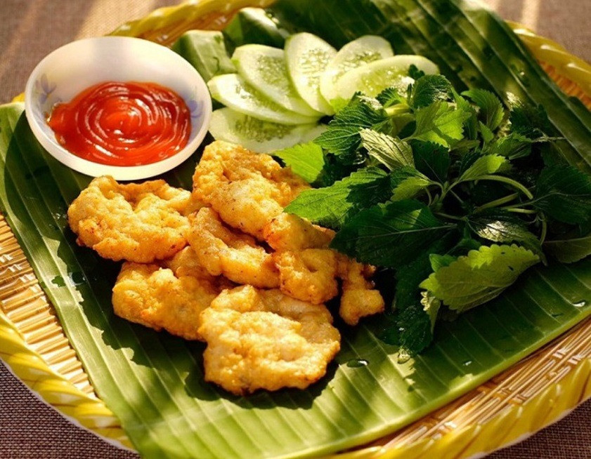 Chưa từng có: Quảng Ninh tặng chả mực Hạ Long, bia Sapphire để hút khách mùa thấp điểm- Ảnh 1.