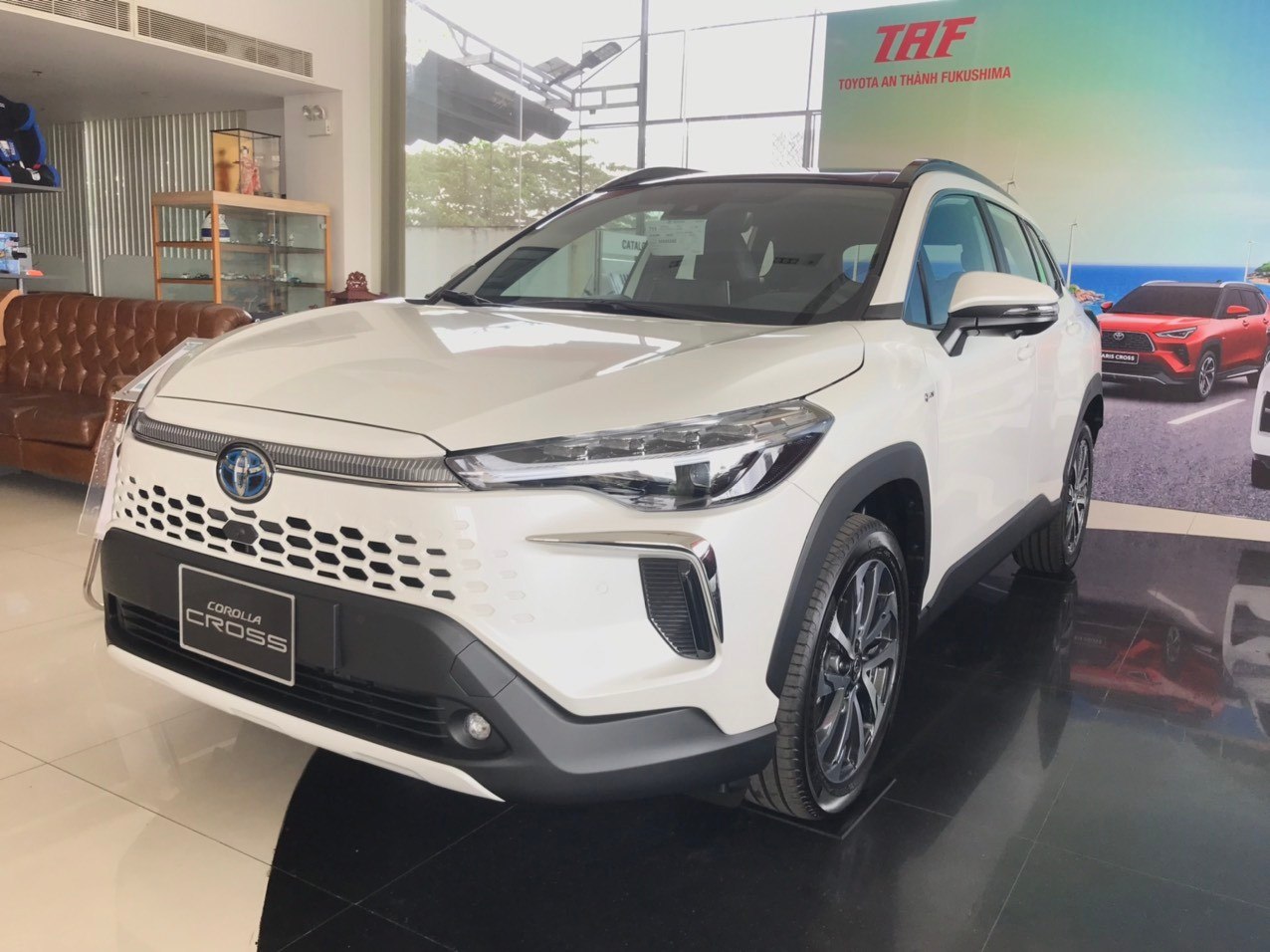 toyota-corolla-cross-hybrid.jpg