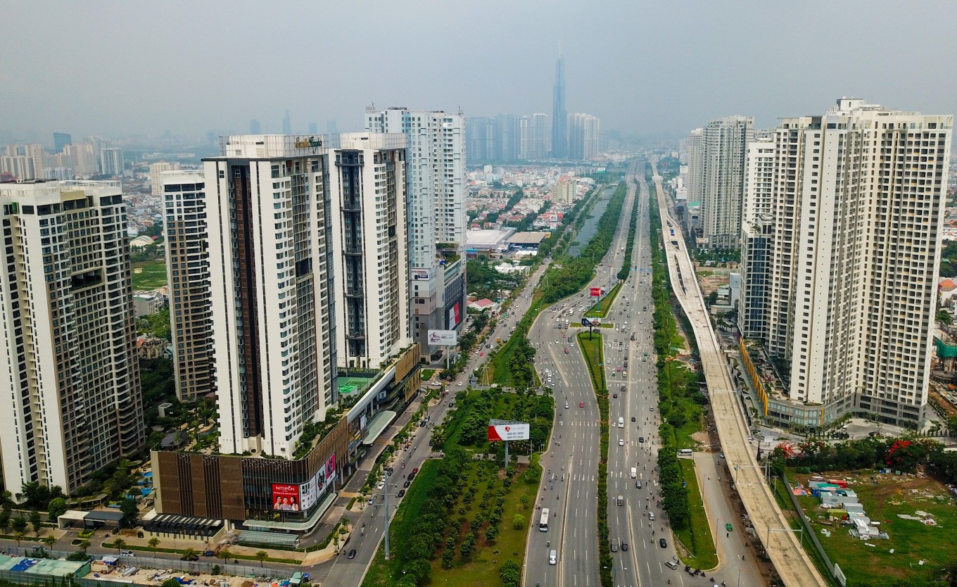 Xác minh, làm rõ cảnh hỗn loạn, trèo bàn giật phiếu mua nhà ở TP. HCM- Ảnh 2.