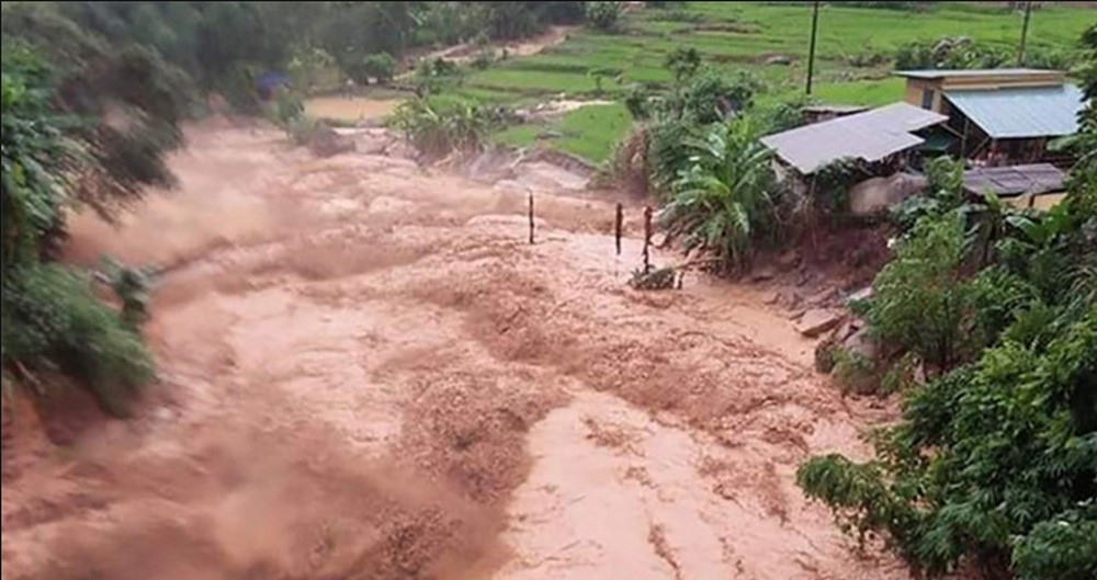 Cảnh báo quan trọng: Kỷ lục gần 1.000 điểm có nguy cơ lũ quét, sạt lở do bão số 10 - ảnh 2