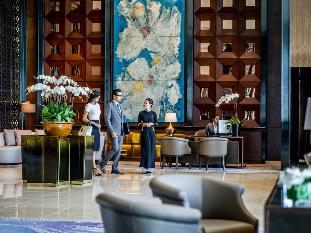 Cận cảnh khách sạn ‘trên không’ cao nhất Hà Nội: Không gian nghỉ dưỡng ấn tượng, phòng họp hiện đại sức chứa 1.000 người - ảnh 2