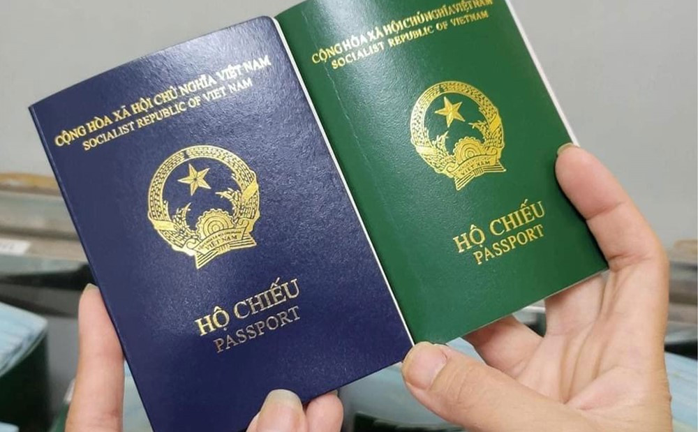 Công an phát đi cảnh báo về ‘cò dịch vụ’ hộ chiếu, người dân cần tỉnh táo! - ảnh 2