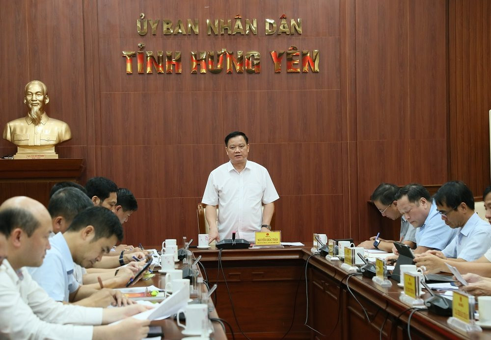 dong-chi-pho-bi-thu-tinh-uy-chu-tich-ubnd-tinh-nguyen-khac-than-phat-bieu-tai-cuoc-hop_.jpg