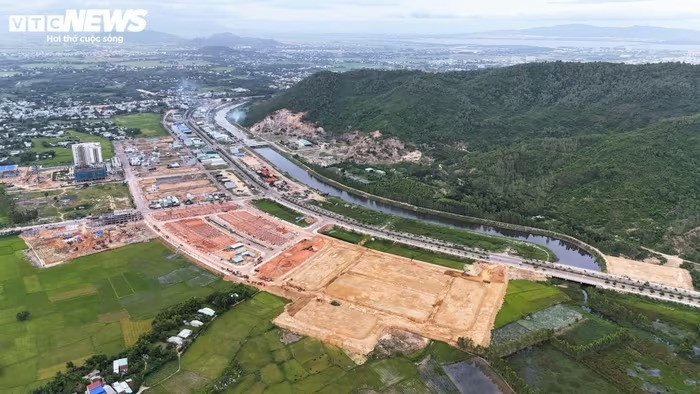 Xử lý dứt điểm dự án đô thị hơn 1.300ha bị chiếm dụng thành bãi đỗ xe nhếch nhác- Ảnh 3.