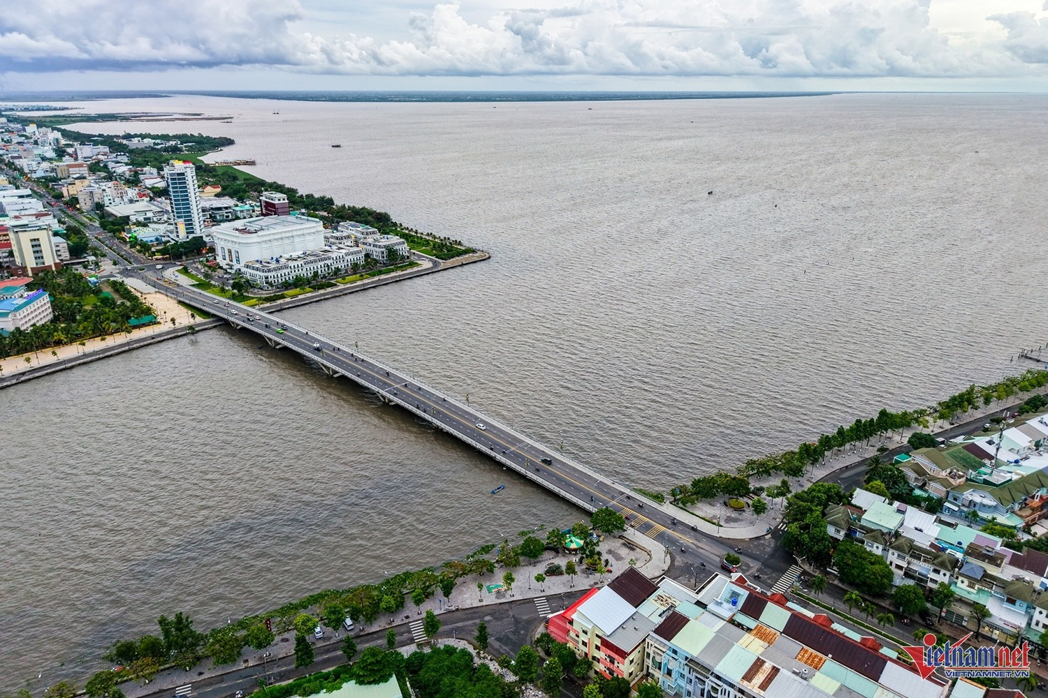 Siêu phường đông dân nhất Việt Nam: Đô thị lấn biển đầu tiên của cả nước, sở hữu 3 cây cầu ấn tượng- Ảnh 2.