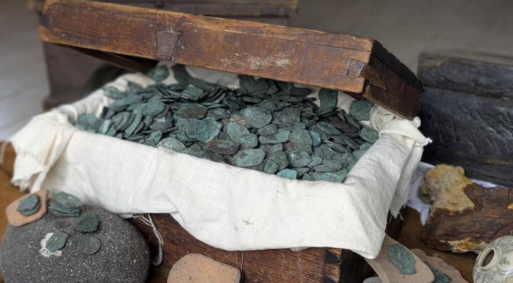 Phát hiện kho báu 1.000 đồng tiền vàng, bạc dưới biển, trị giá hơn 26 tỷ đồng