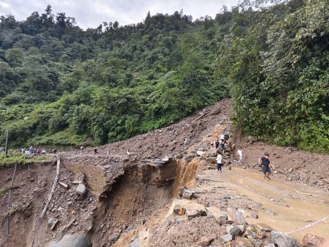 tienphong-410khaupha.jpg
