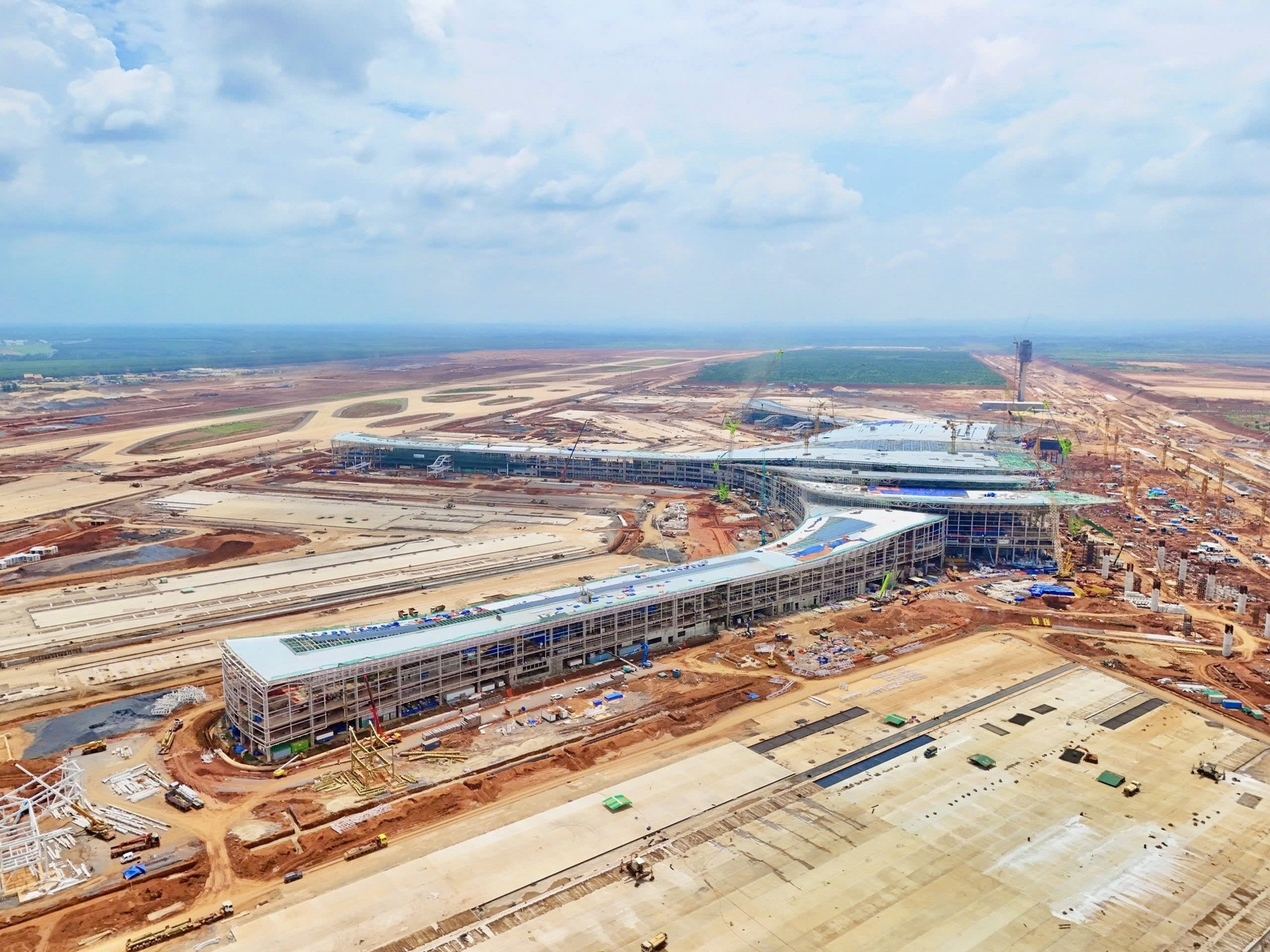 Sân bay 16 tỷ USD lớn nhất Việt Nam chốt thời điểm bay thương mại đầu tiên- Ảnh 1.