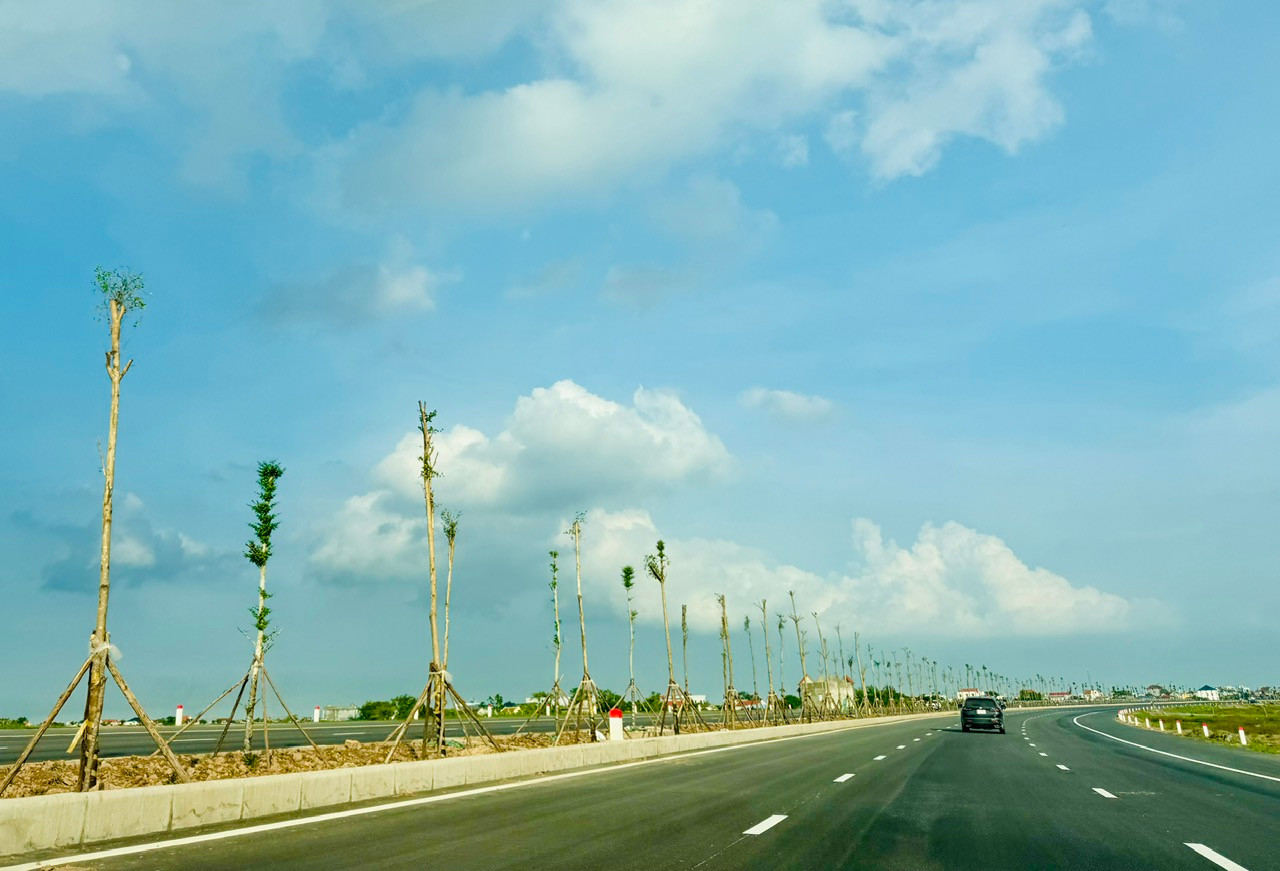 Tuyến đường ven biển 6.400 tỷ đi qua 5 huyện của Nam Định cũ thông xe trước kế hoạch- Ảnh 5. Tuyến đường ven biển 6.400 tỷ đi qua 5 huyện của Nam Định cũ thông xe trước kế hoạch- Ảnh 5.