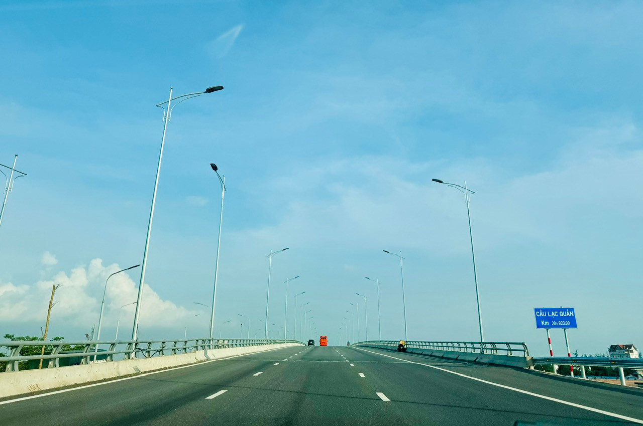 Tuyến đường ven biển 6.400 tỷ đi qua 5 huyện của Nam Định cũ thông xe trước kế hoạch- Ảnh 3. Tuyến đường ven biển 6.400 tỷ đi qua 5 huyện của Nam Định cũ thông xe trước kế hoạch- Ảnh 3.
