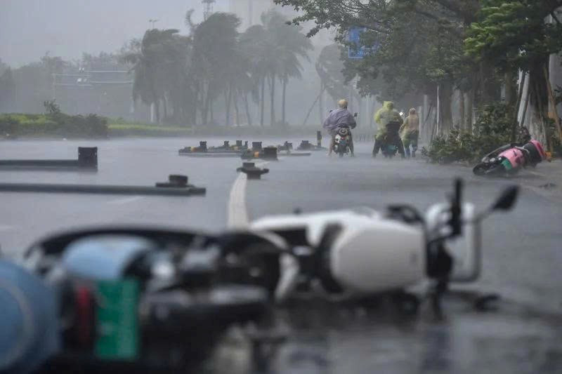 Bão Matmo càn quét Trung Quốc với sức gió 151 km/h, sơ tán hơn 150.000 người - ảnh 1