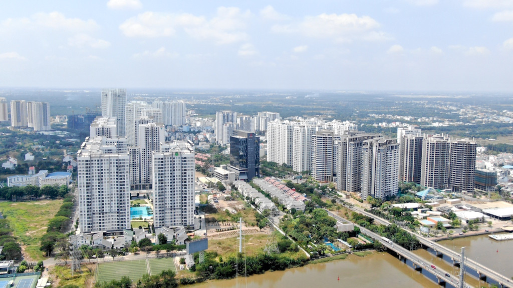 Đa số người mua phân khúc cao cấp trên thị trường hiện nay là nhà đầu tư với hy vọng về tiềm năng sinh lời cao. DJI_0990_BSMY.JPG