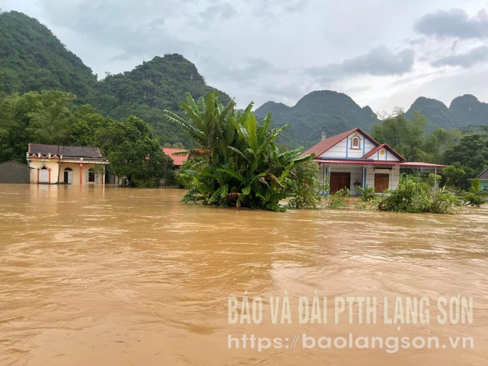 Tin khẩn: Lũ trên sông Trung tại Hữu Lũng vượt mức lịch sử năm 1986 và đang tiếp tục lên - ảnh 2