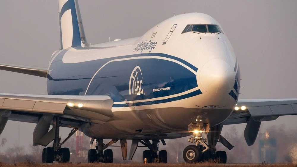 Nga ‘xẻ thịt’ máy bay Boeing để cứu ngành hàng không giữa vòng vây cấm vận - ảnh 1