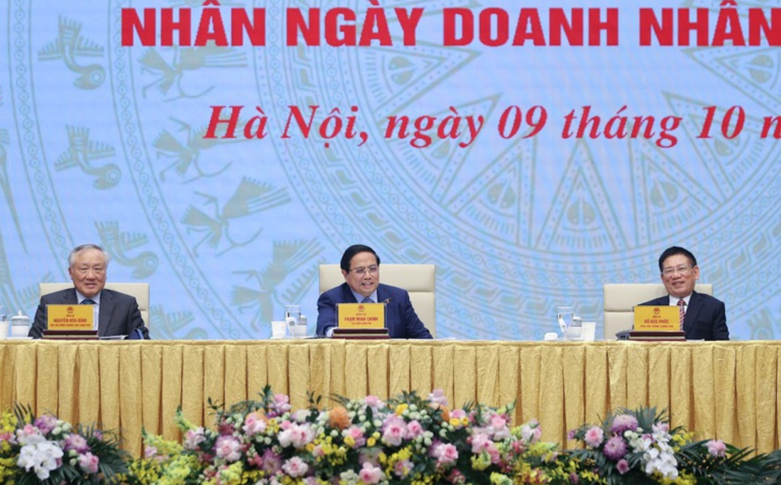 Toàn cảnh Hội nghị Chính phủ gặp mặt đại diện doanh nghiệp. doanh nhân tiêu biểu toàn quốc nhân ngày Doanh nhân Việt Nam.
