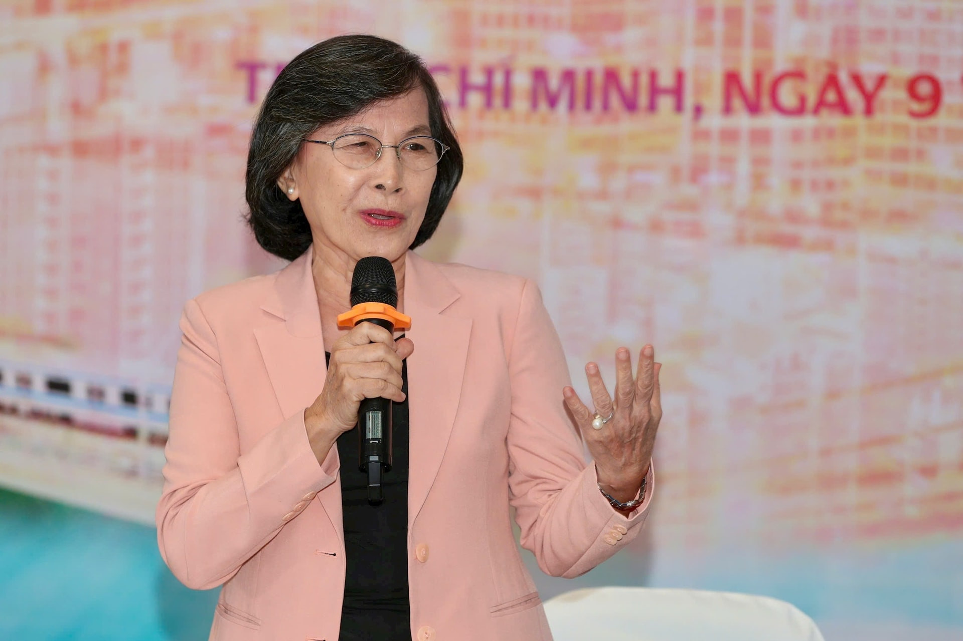 Nguyên Phó Bí thư Thành ủy, nguyên Chủ tịch HĐND thành phố Hồ Chí Minh Phạm Phương Thảo