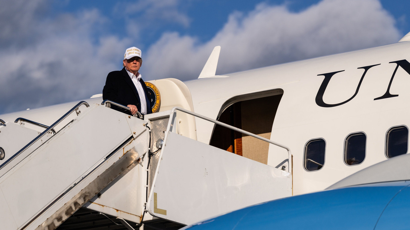 Tổng thống Mỹ Donald Trump. (Ảnh: New York Times) 11trump-400-tpvf-videosixteenbyn.jpg