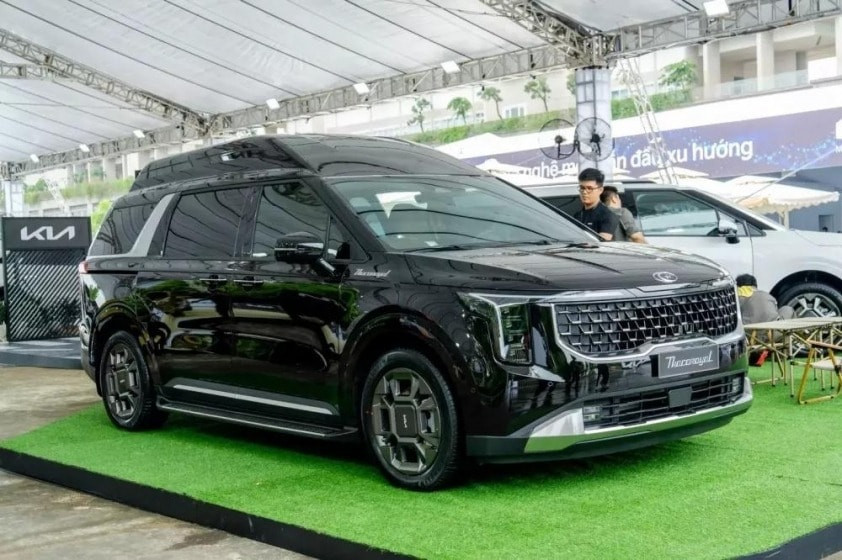 kia-carnival-thacoroyal -4