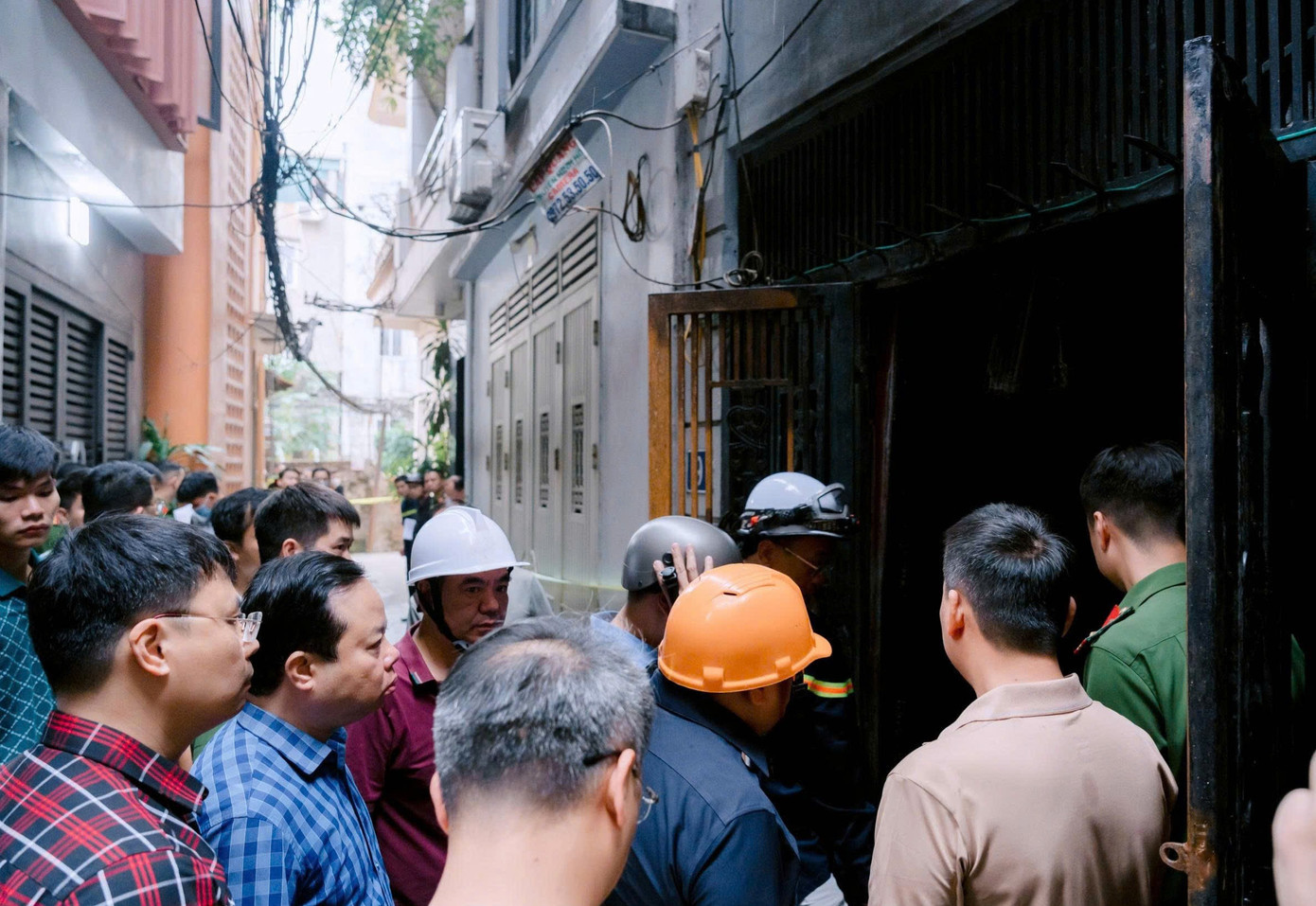 Ông Thanh chỉ đạo các nội dung khắc phục tránh xảy ra tình trạng cháy không lối thoát trong ngõ nhỏ z7104478792475-5edcf089f8260df5529e83e55ad351f5.jpg