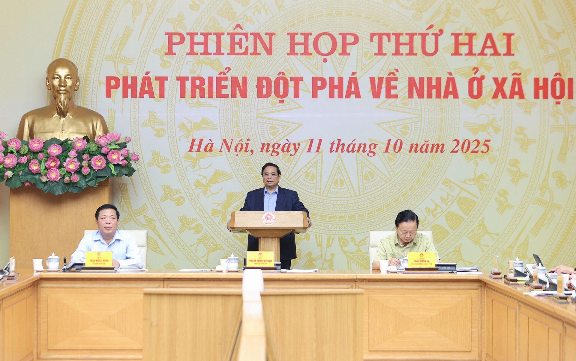 Thủ tướng kêu gọi doanh nghiệp chung tay tạo bước ngoặt cho thị trường nhà ở xã hội- Ảnh 1.