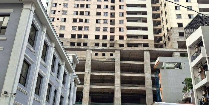 Chung cư cao cấp 39 tầng trên đất vàng Thủ đô: Bỏ hoang sau 16 năm khởi công, khách hàng chờ đợi trong tuyệt vọng- Ảnh 3.