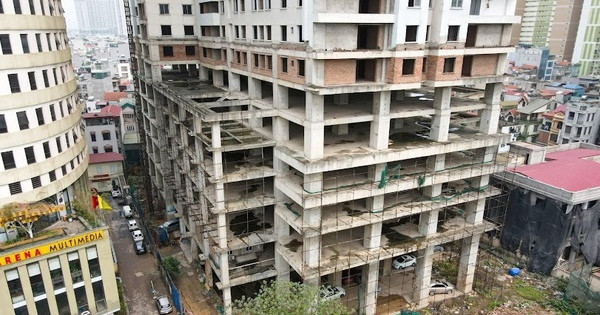 Chung cư cao cấp 39 tầng trên đất vàng Thủ đô: Bỏ hoang sau 16 năm khởi công, khách hàng chờ đợi trong tuyệt vọng