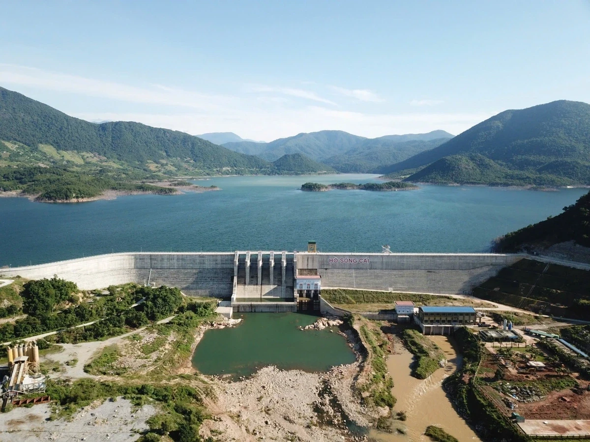 Nhà máy thủy điện Bác Ái sẽ bơm nước từ hồ Sông Cái lên hồ trên để tích trữ năng lượng.