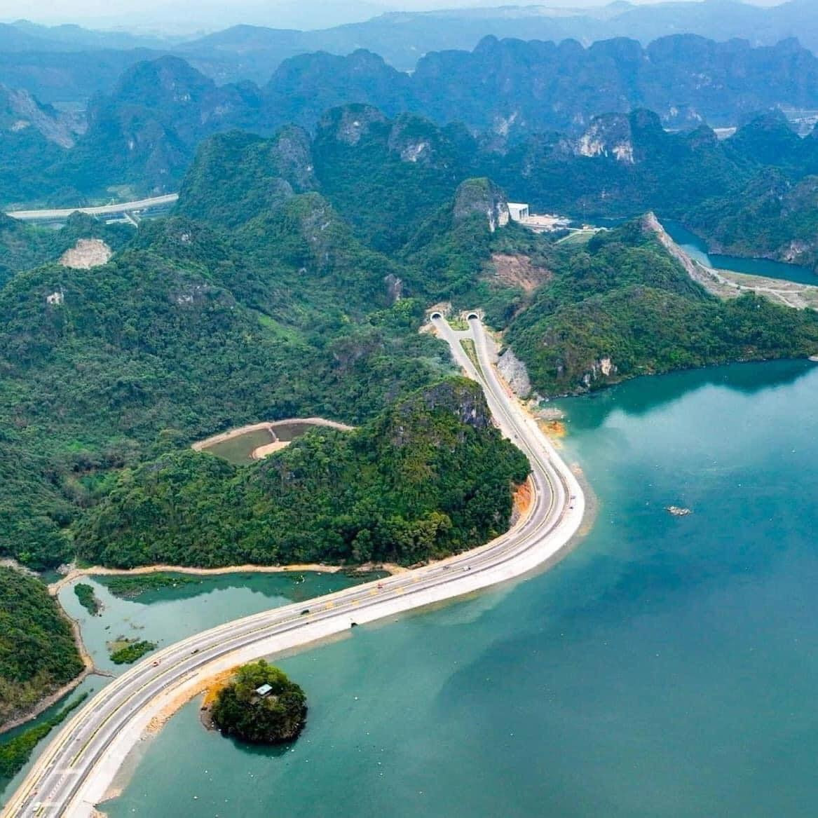 Hầm xuyên núi nằm trên tuyến đường bao biển có phong cảnh đẹp nhất Việt Nam: Thiết kế đặc biệt, kết nối 2 di sản, có 'bóng dáng' của vua hầm Đèo Cả- Ảnh 2.