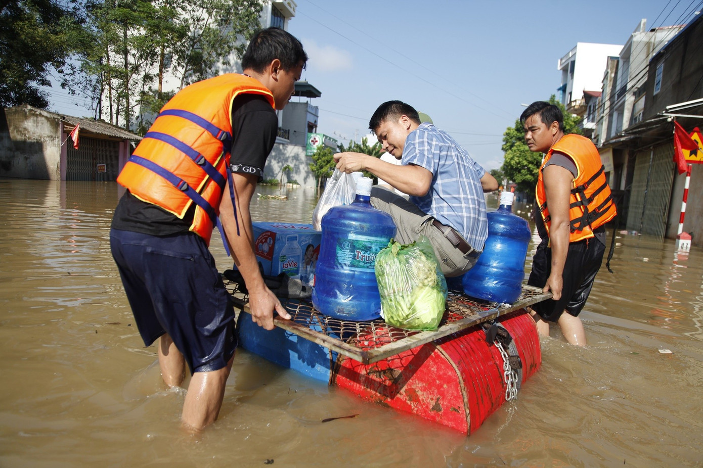 Tình trạng ngập lụt vẫn còn tại Bắc Ninh và Hà Nội. ngap-bac-ninh.jpg