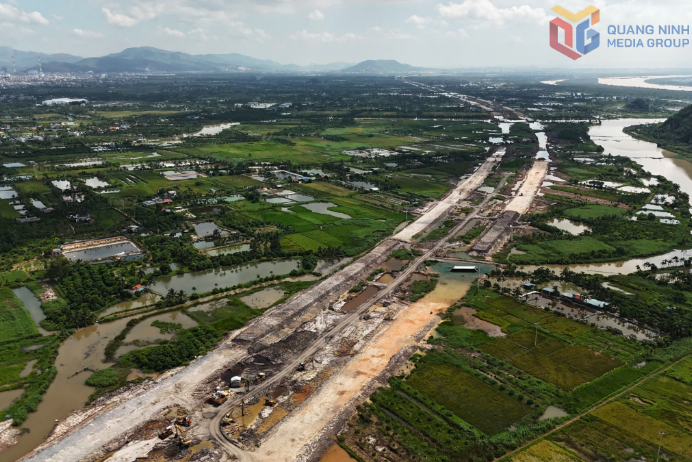 Dự án đường ven sông 6.400 tỷ nối Đông Triều (Quảng Ninh) với cao tốc đắt nhất Việt Nam gặp nhiều khó khăn- Ảnh 2.