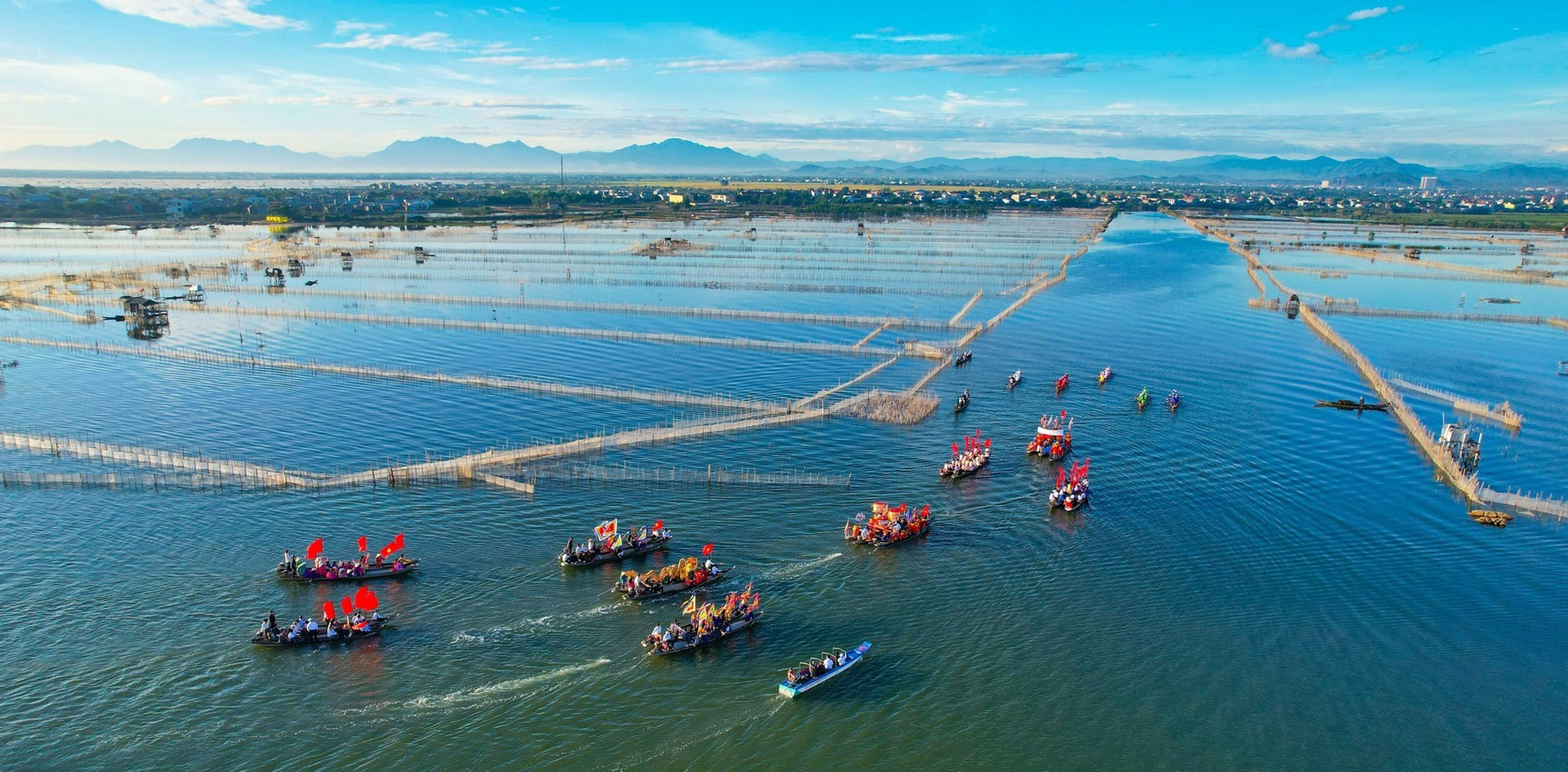 TP trẻ nhất Việt Nam sắp có cầu nghìn tỷ xóa bỏ tình trạng lụy đò qua đầm phá nước lợ lớn nhất Đông Nam Á- Ảnh 1.
