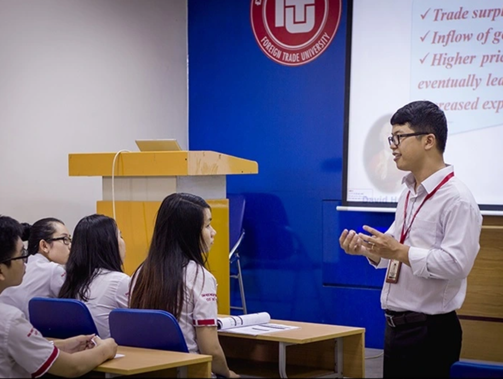 Ứng viên giáo sư trẻ nhất cả nước: 34 tuổi làm Phó Giám đốc trường đại học nổi tiếng, từng được vinh danh Công dân trẻ tiêu biểu - ảnh 2