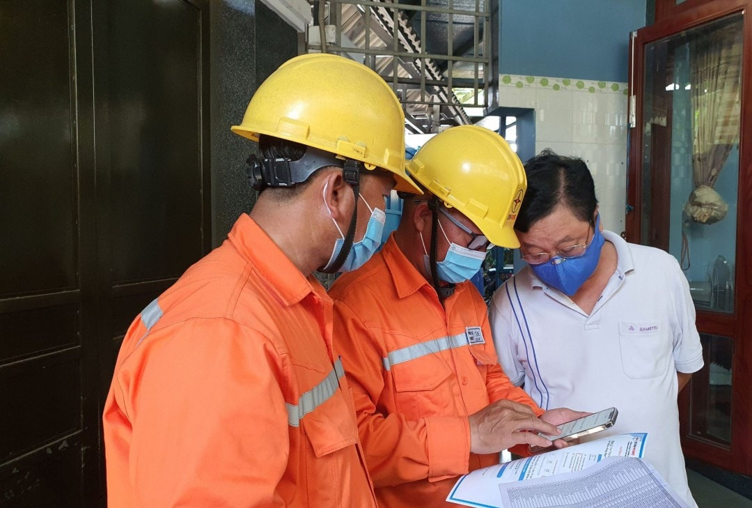 Ảnh minh hoạ: EVNCPC cảnh báo khách hàng tuyệt đối không cung cấp thông tin cá nhân, tài khoản ngân hàng qua email hoặc bất kỳ kênh không chính thống nào.