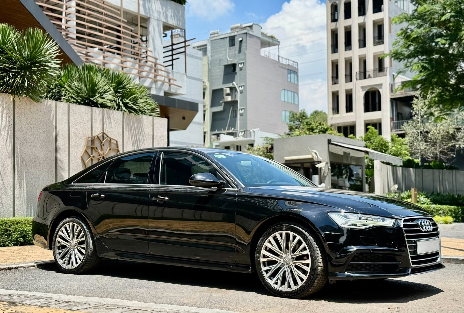 audi-a6-apec-rao-ban-1.jpg