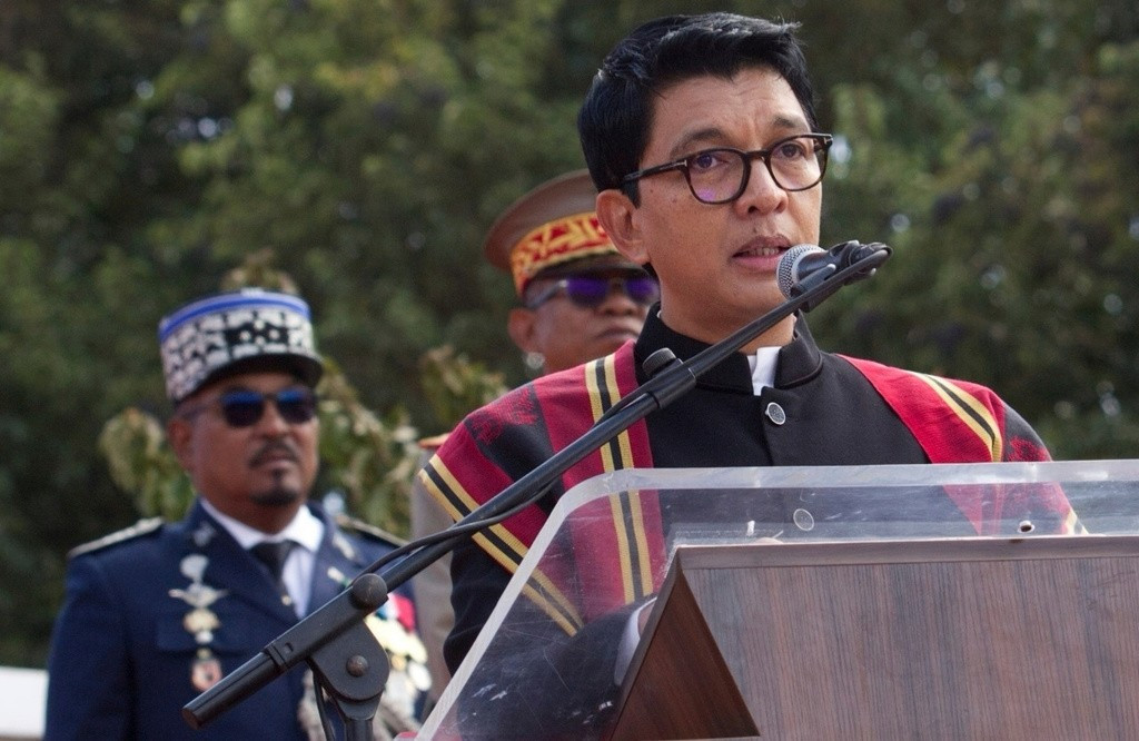 Tổng thống Madagascar Andry Rajoelina được cho là đã rời khỏi đất nước. (Ảnh: AP) ap25286429196033.jpg