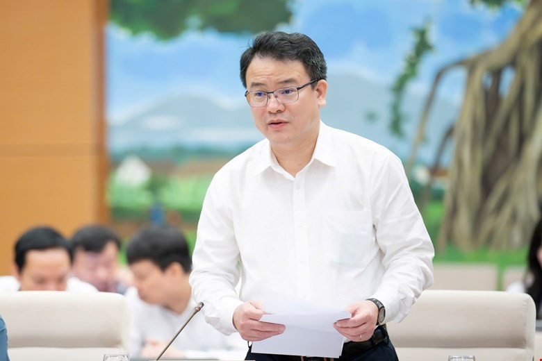 Thứ trưởng Bộ Tài chính Trần Quốc Phương. 1410qh2.jpg